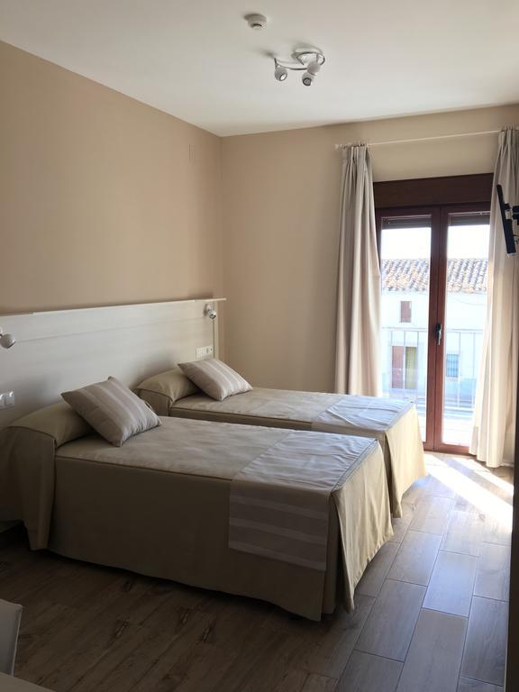 Hostal Los Encinares Villanueva de Córdoba المظهر الخارجي الصورة