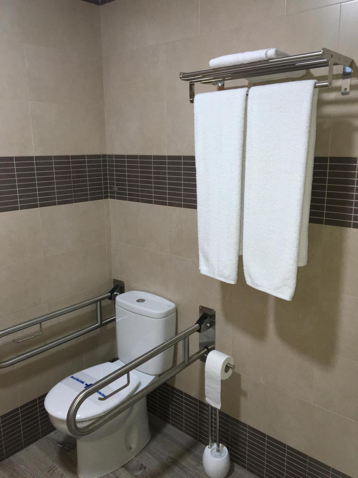 Hostal Los Encinares Villanueva de Córdoba المظهر الخارجي الصورة