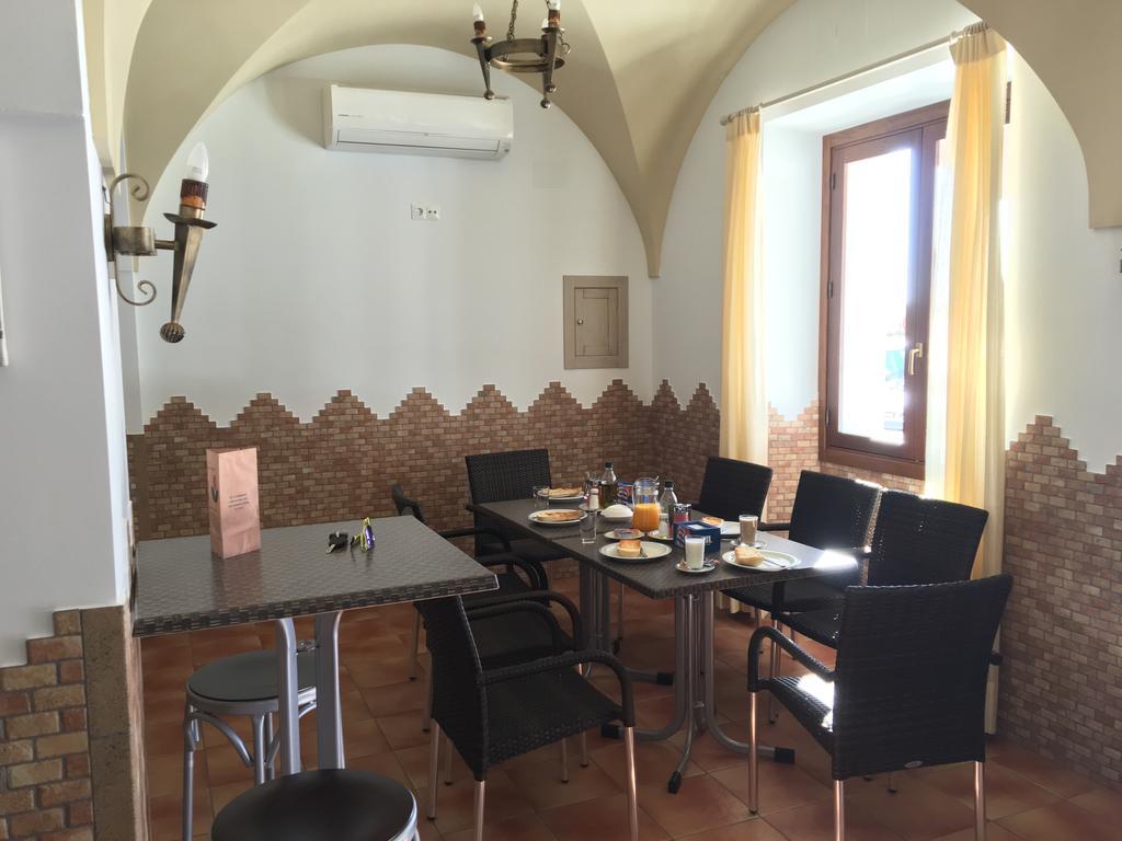 Hostal Los Encinares Villanueva de Córdoba المظهر الخارجي الصورة