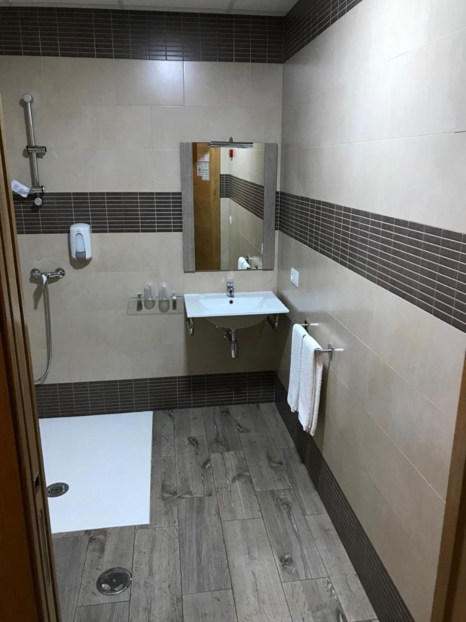 Hostal Los Encinares Villanueva de Córdoba المظهر الخارجي الصورة